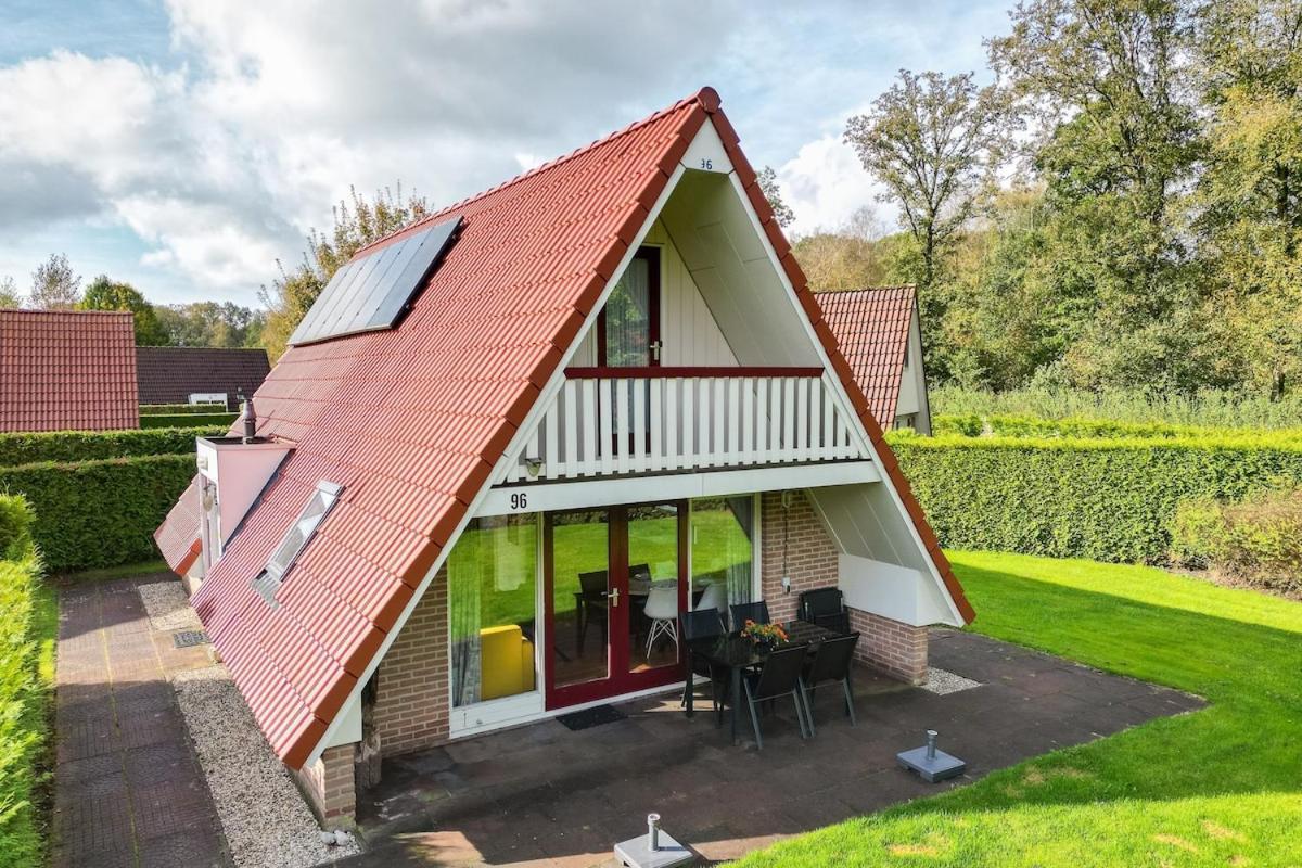 Kleine Zanglijster I Prachtig Huisje Nabij Bosrand Zwiggelte Luaran gambar