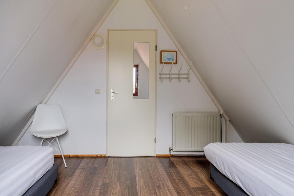 Kleine Zanglijster I Prachtig Huisje Nabij Bosrand Zwiggelte Luaran gambar