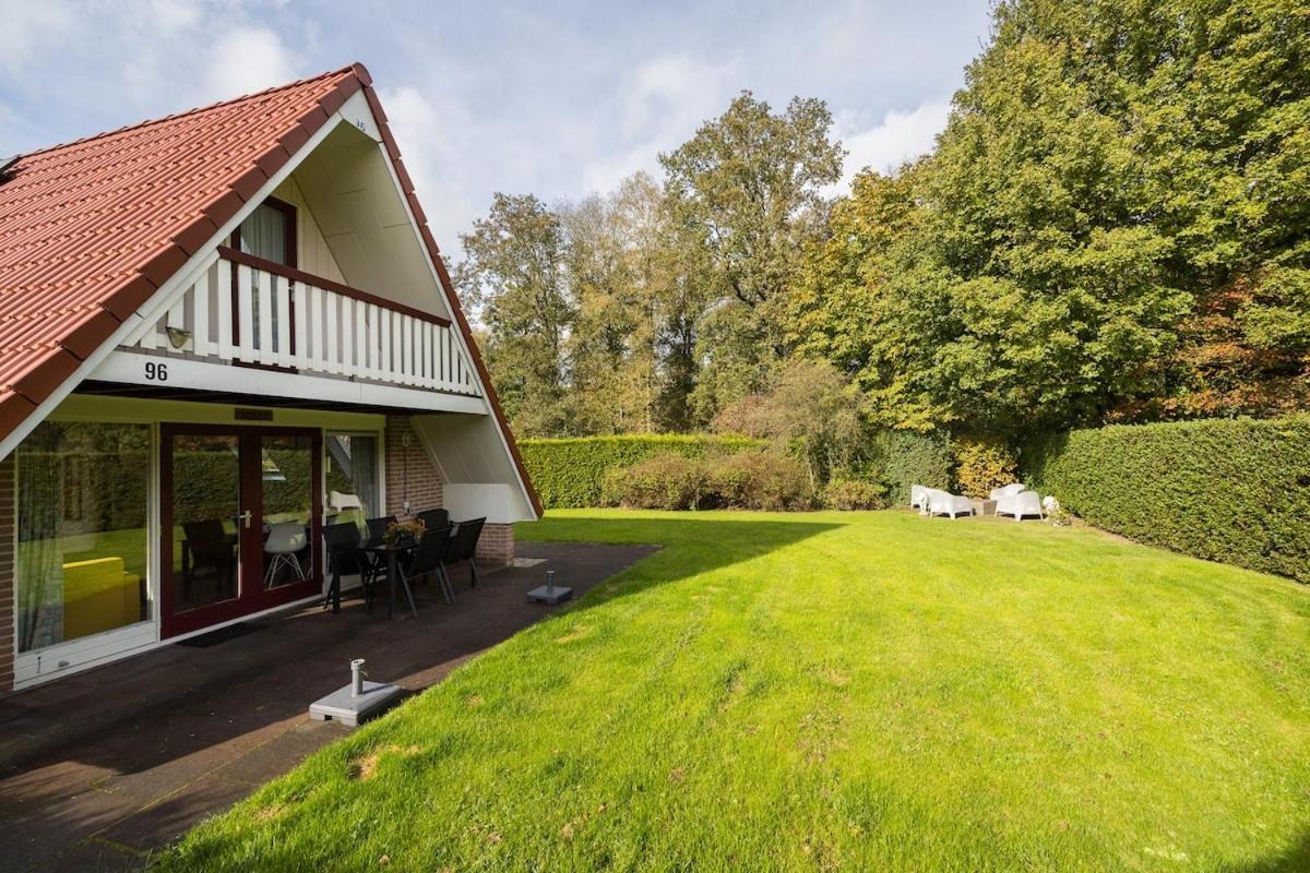 Kleine Zanglijster I Prachtig Huisje Nabij Bosrand Zwiggelte Luaran gambar