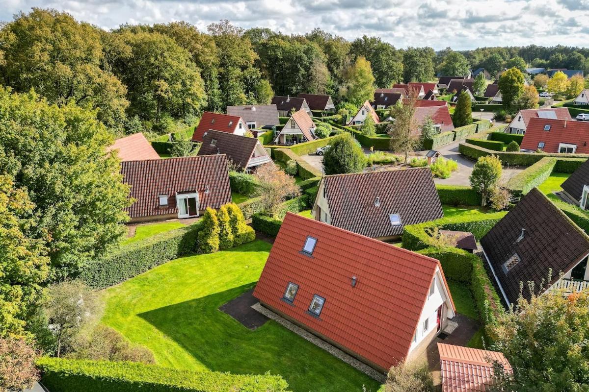 Kleine Zanglijster I Prachtig Huisje Nabij Bosrand Zwiggelte Luaran gambar