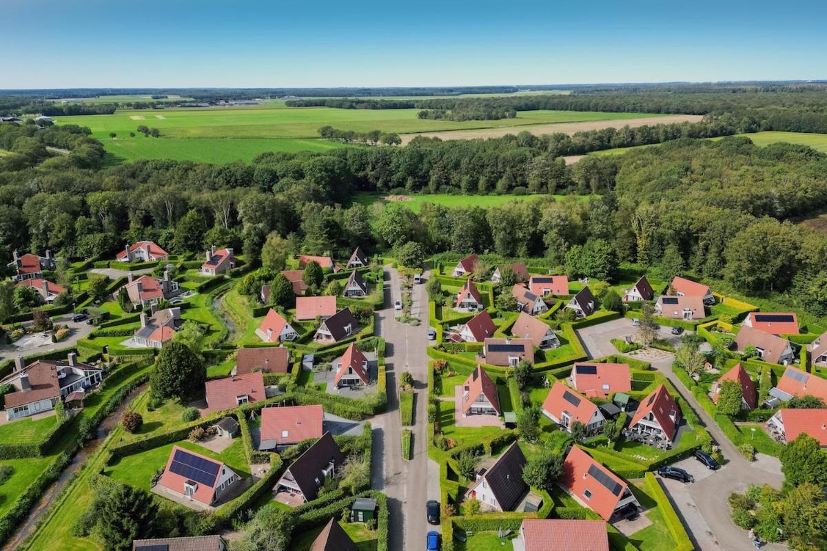 Kleine Zanglijster I Prachtig Huisje Nabij Bosrand Zwiggelte Luaran gambar